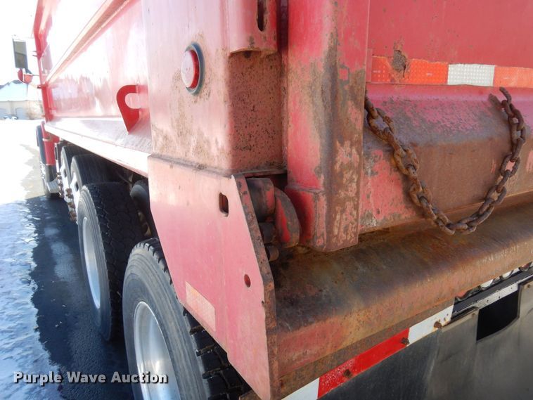 image for item KU9764 1997 Freightliner FL112SD  dump truck