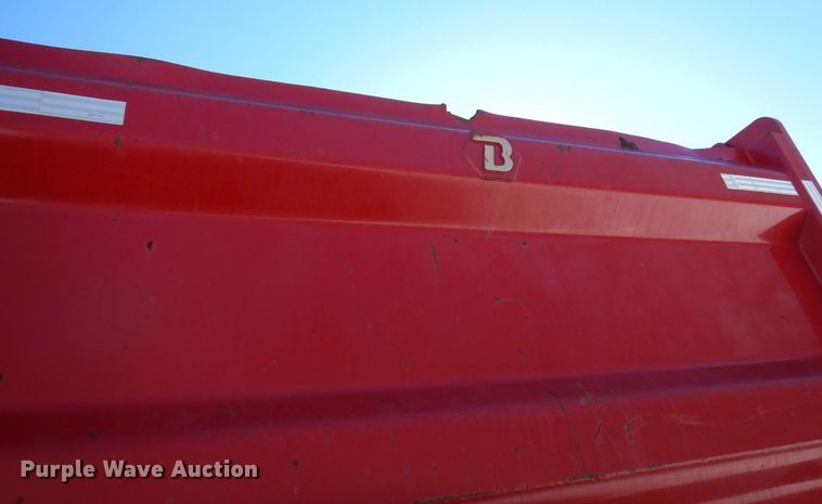 image for item KU9764 1997 Freightliner FL112SD  dump truck