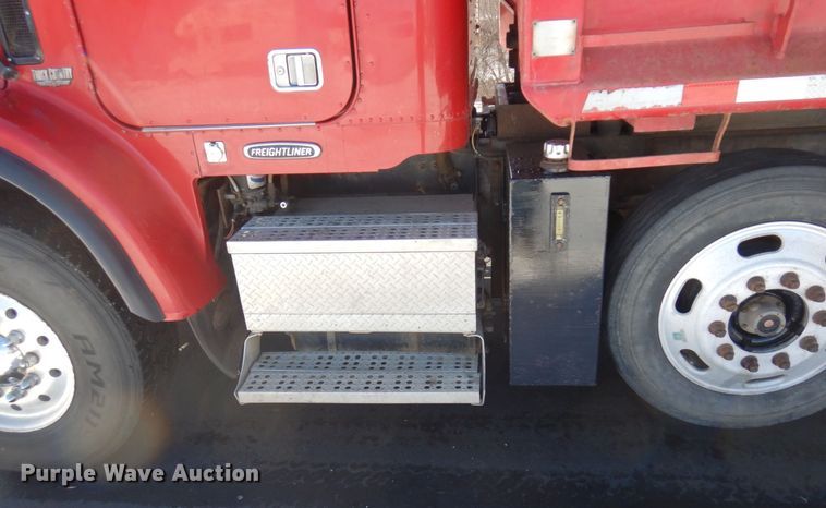 image for item KU9764 1997 Freightliner FL112SD  dump truck