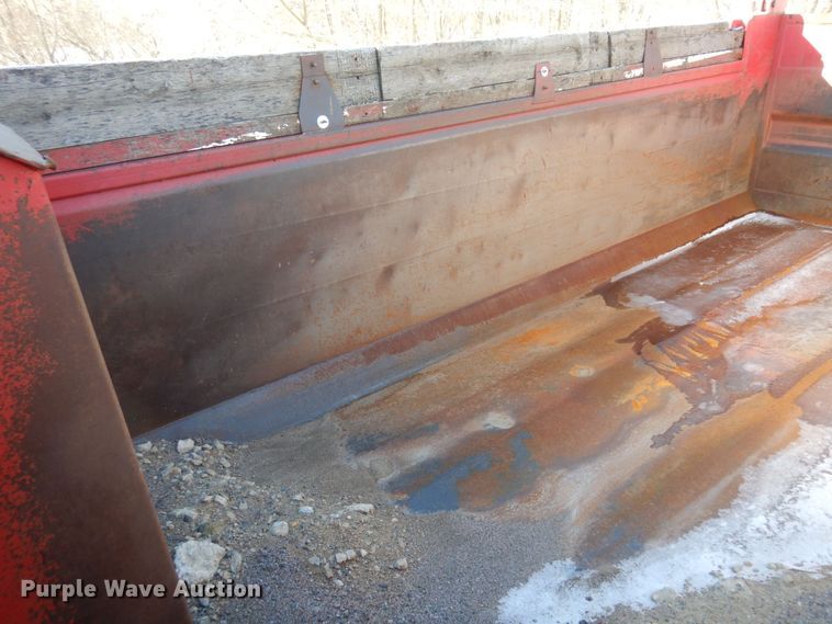 image for item KU9764 1997 Freightliner FL112SD  dump truck