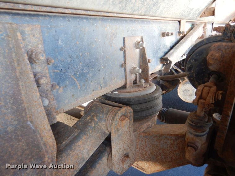 image for item KU9764 1997 Freightliner FL112SD  dump truck