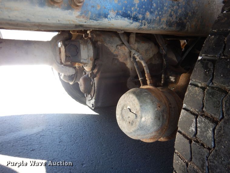 image for item KU9764 1997 Freightliner FL112SD  dump truck