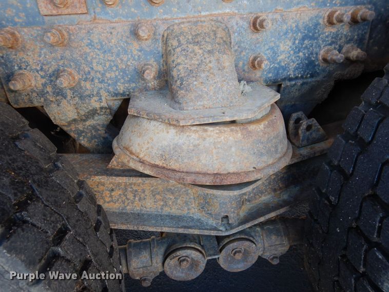 image for item KU9764 1997 Freightliner FL112SD  dump truck