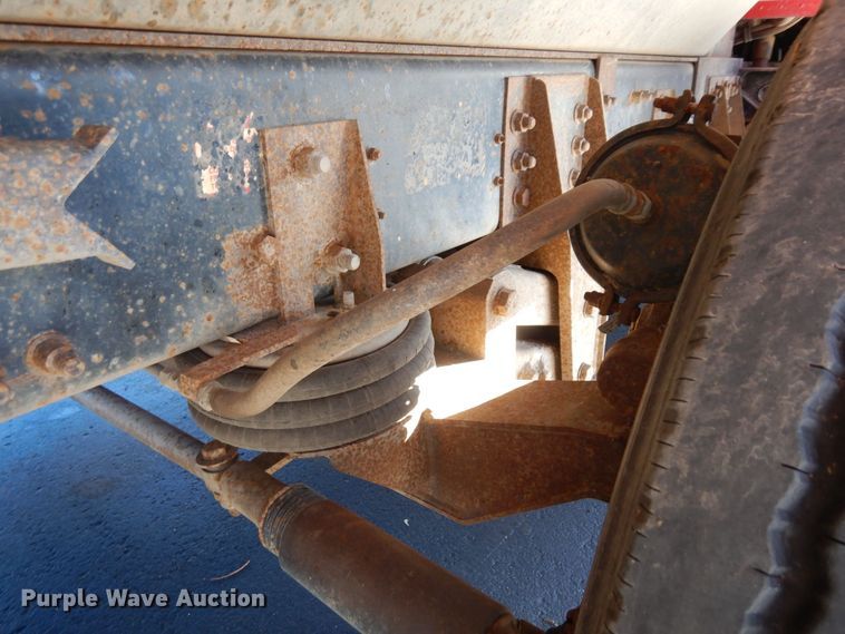 image for item KU9764 1997 Freightliner FL112SD  dump truck