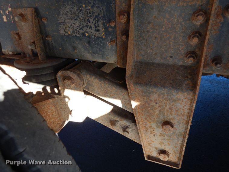 image for item KU9764 1997 Freightliner FL112SD  dump truck