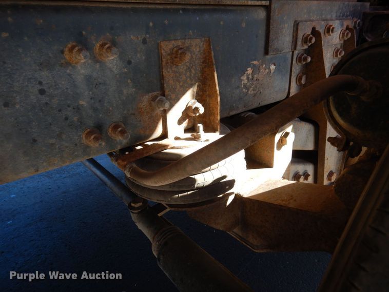 image for item KU9764 1997 Freightliner FL112SD  dump truck