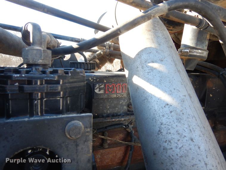 image for item KU9764 1997 Freightliner FL112SD  dump truck