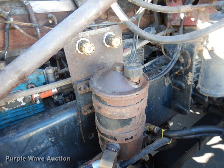 image for item KU9764 1997 Freightliner FL112SD  dump truck