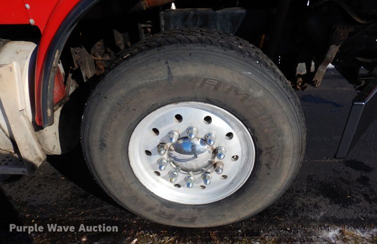 image for item KU9764 1997 Freightliner FL112SD  dump truck