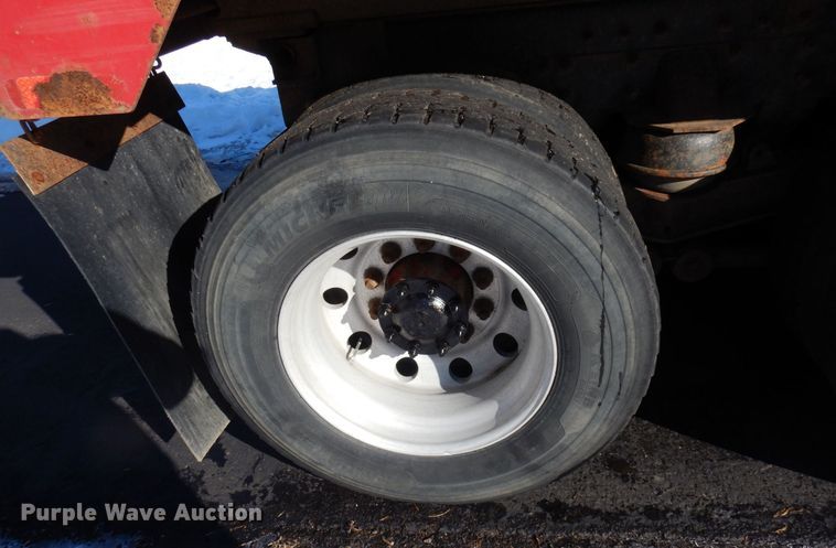 image for item KU9764 1997 Freightliner FL112SD  dump truck