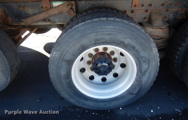 image for item KU9764 1997 Freightliner FL112SD  dump truck