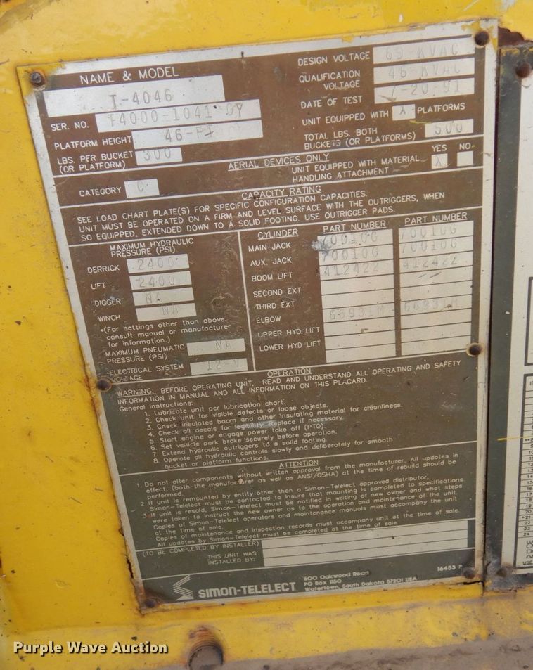 image for item KU9823 2001 International 4900  bucket truck