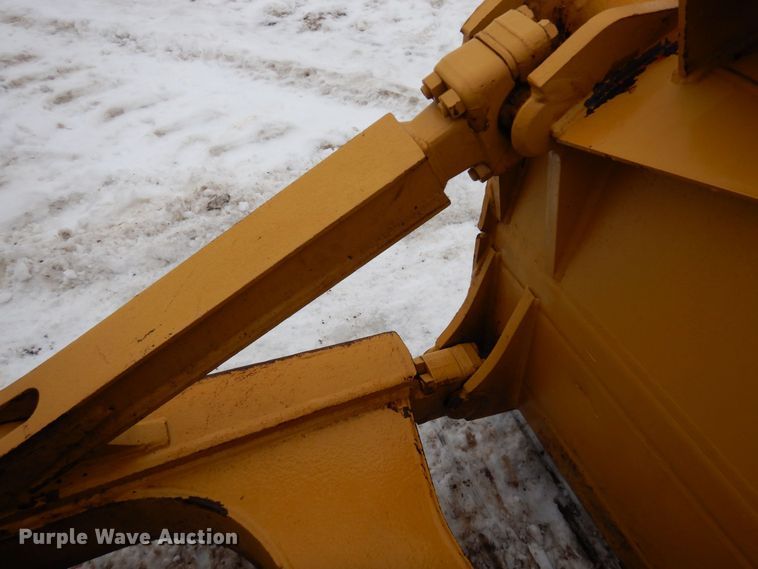 image for item KU9828 2015 Caterpillar D6T LGP  dozer