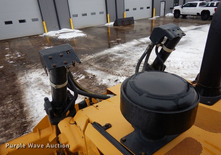 image for item KU9828 2015 Caterpillar D6T LGP  dozer