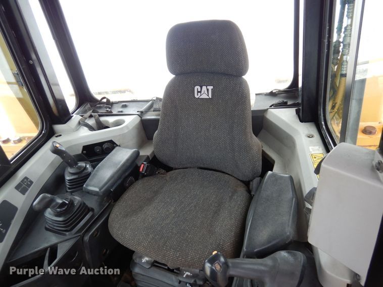 image for item KU9828 2015 Caterpillar D6T LGP  dozer