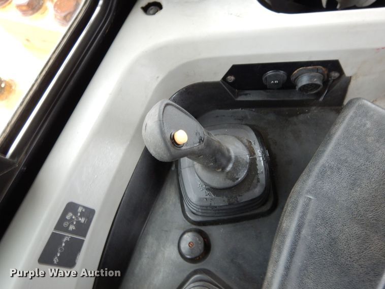 image for item KU9828 2015 Caterpillar D6T LGP  dozer