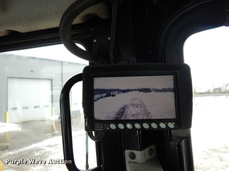 image for item KU9828 2015 Caterpillar D6T LGP  dozer