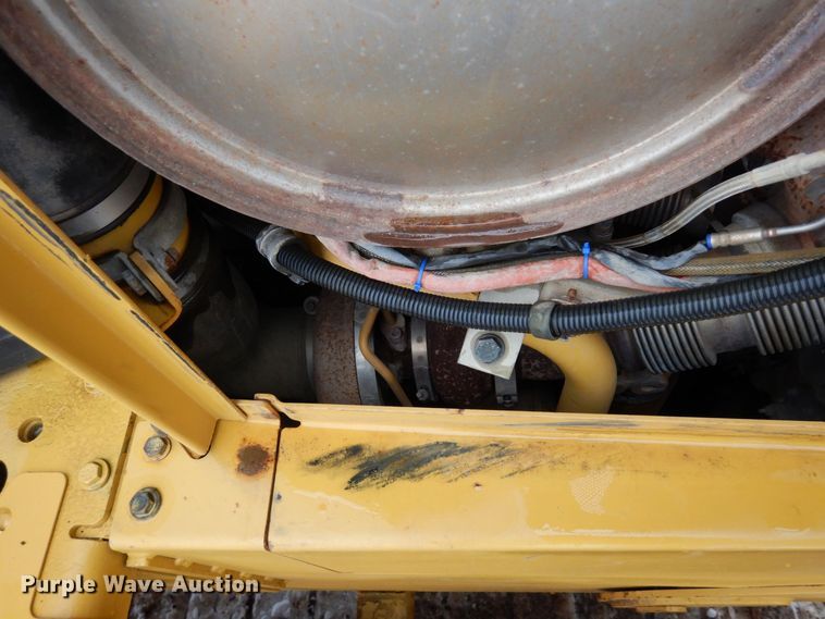 image for item KU9828 2015 Caterpillar D6T LGP  dozer