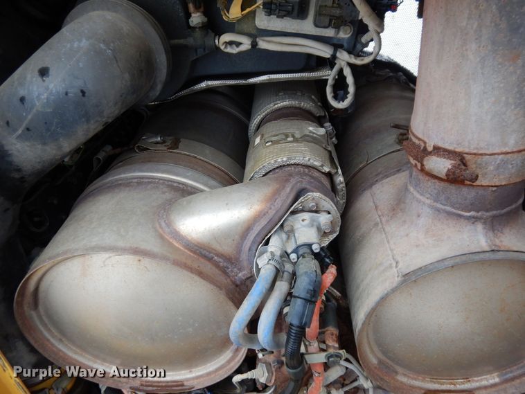 image for item KU9828 2015 Caterpillar D6T LGP  dozer