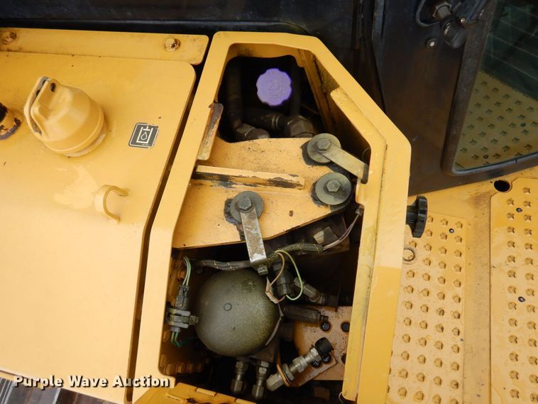 image for item KU9828 2015 Caterpillar D6T LGP  dozer