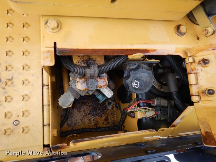 image for item KU9828 2015 Caterpillar D6T LGP  dozer