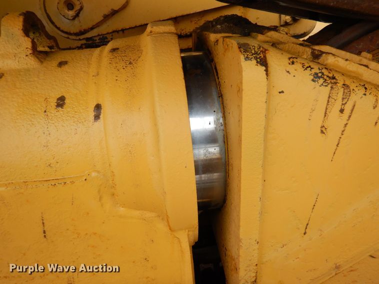 image for item KU9828 2015 Caterpillar D6T LGP  dozer