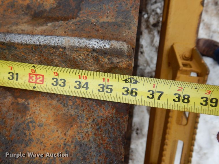 image for item KU9828 2015 Caterpillar D6T LGP  dozer