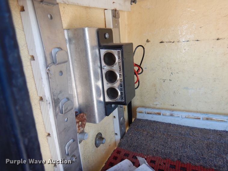 image for item KU9830 2004 International 7400  bucket truck