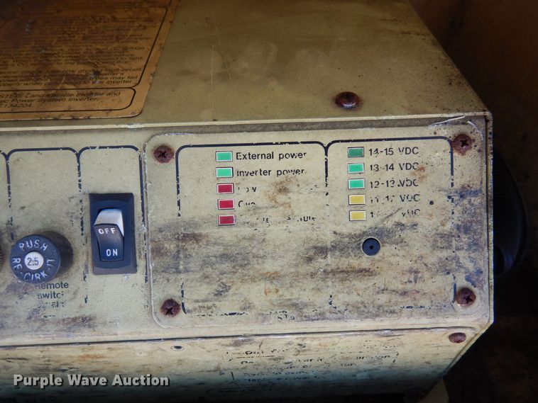 image for item KU9830 2004 International 7400  bucket truck