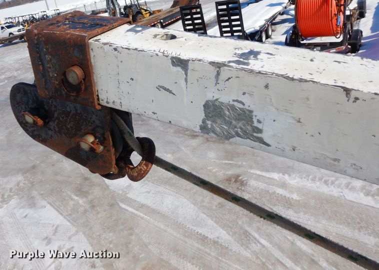 image for item KU9830 2004 International 7400  bucket truck