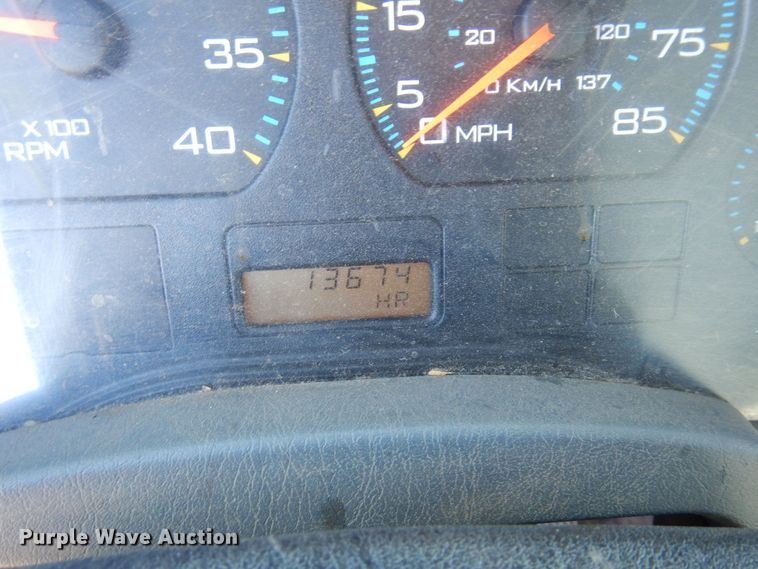 image for item KU9830 2004 International 7400  bucket truck