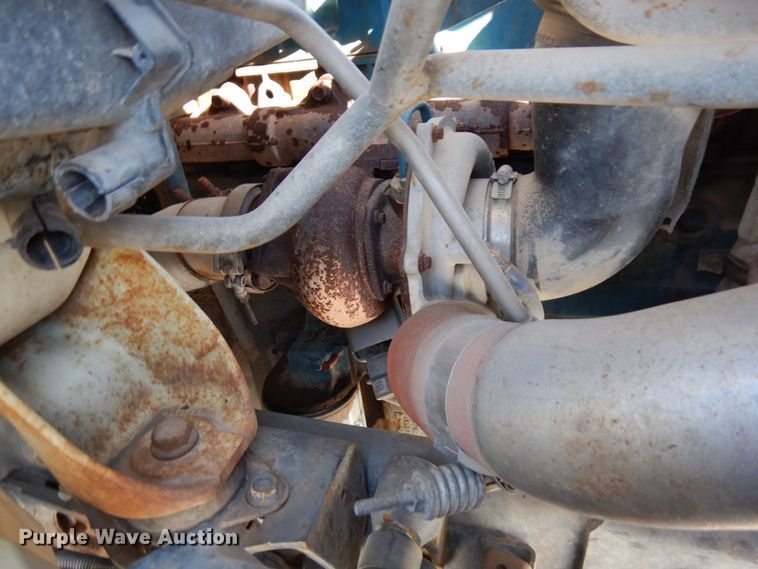 image for item KU9830 2004 International 7400  bucket truck