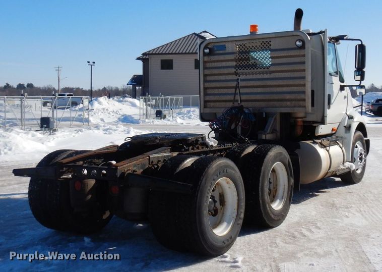 image for item KU9832 2007 International 8600  semi truck