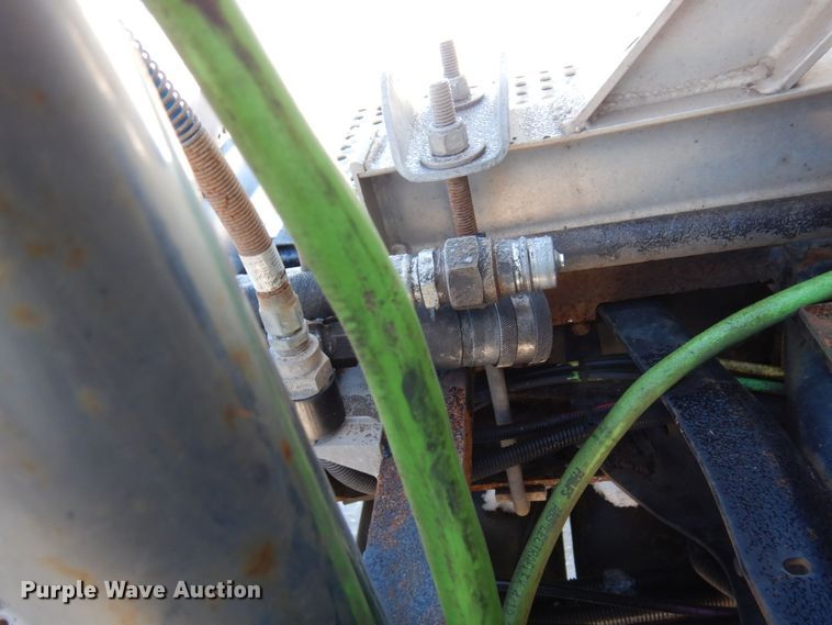 image for item KU9832 2007 International 8600  semi truck