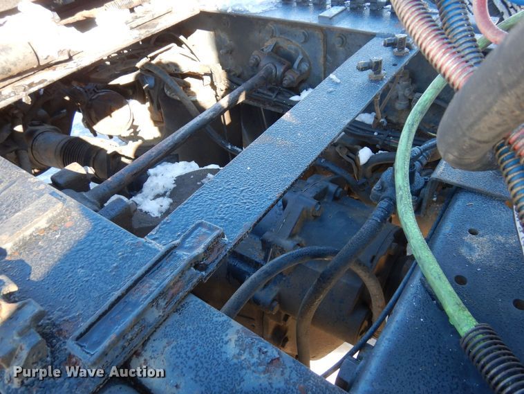 image for item KU9832 2007 International 8600  semi truck