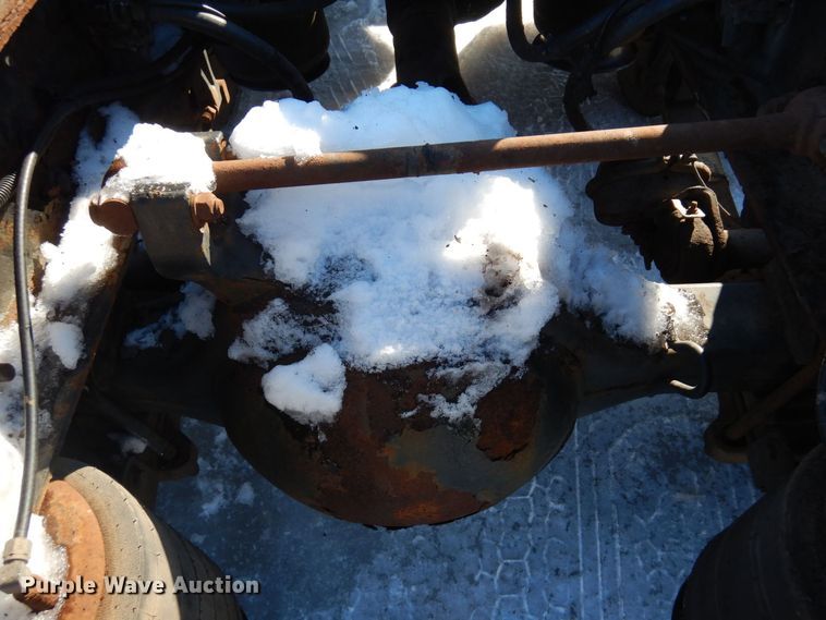 image for item KU9832 2007 International 8600  semi truck