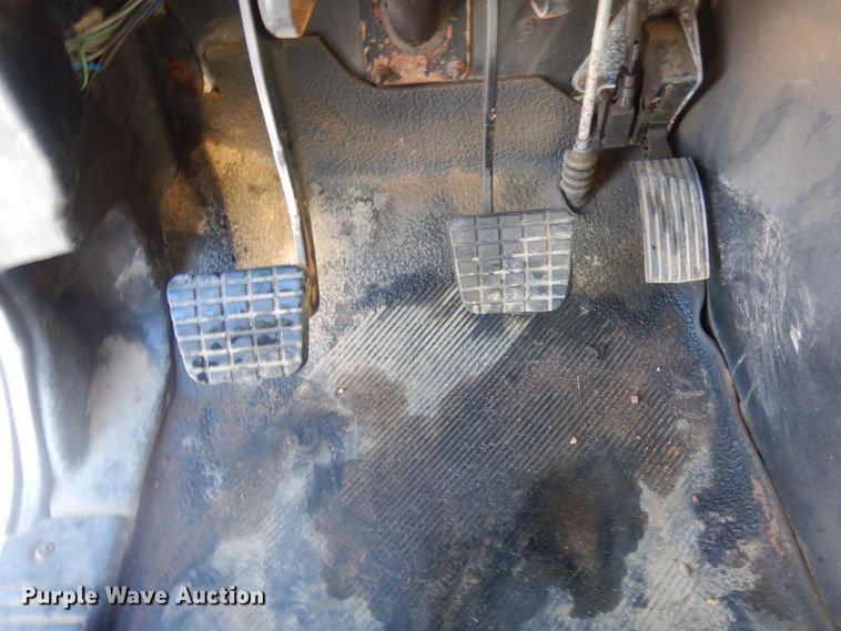 image for item KU9832 2007 International 8600  semi truck