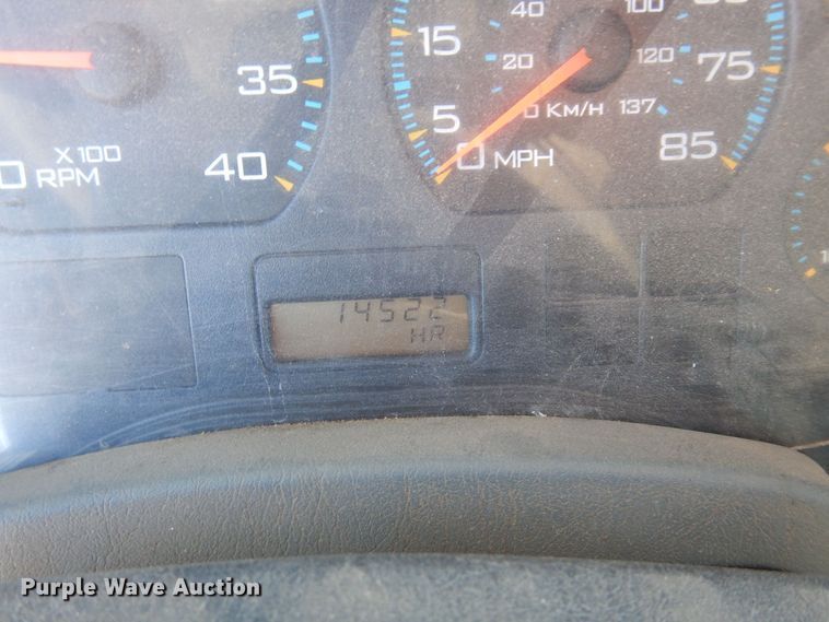 image for item KU9832 2007 International 8600  semi truck