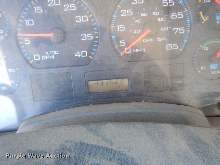 image for item KU9832 2007 International 8600  semi truck