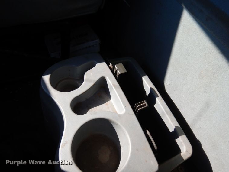 image for item KU9832 2007 International 8600  semi truck