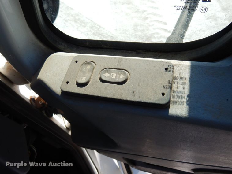 image for item KU9832 2007 International 8600  semi truck