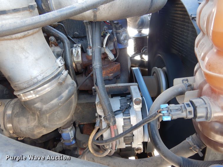 image for item KU9832 2007 International 8600  semi truck