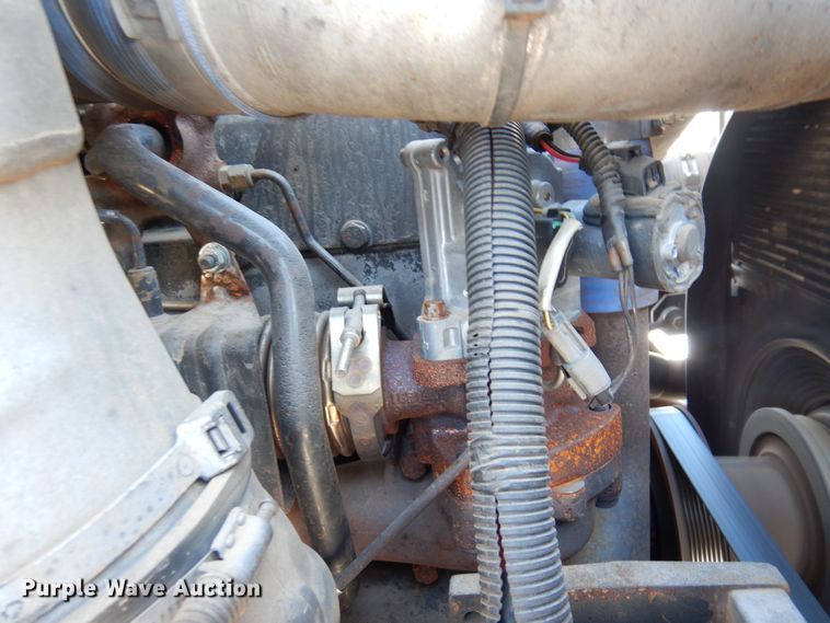 image for item KU9832 2007 International 8600  semi truck