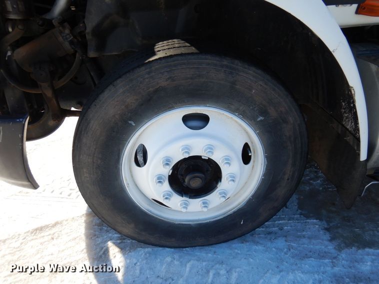 image for item KU9832 2007 International 8600  semi truck