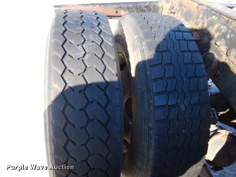 image for item KU9832 2007 International 8600  semi truck