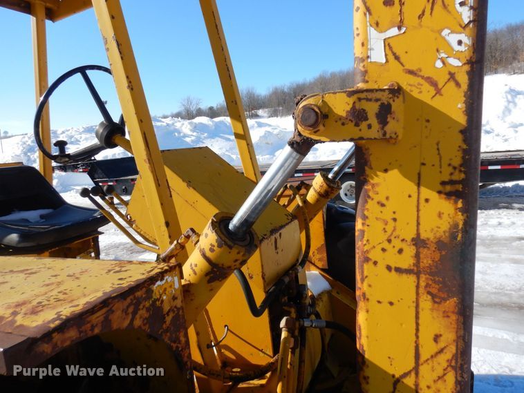 image for item KU9837 Allis Chalmers 706  forklift