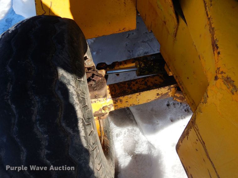 image for item KU9837 Allis Chalmers 706  forklift