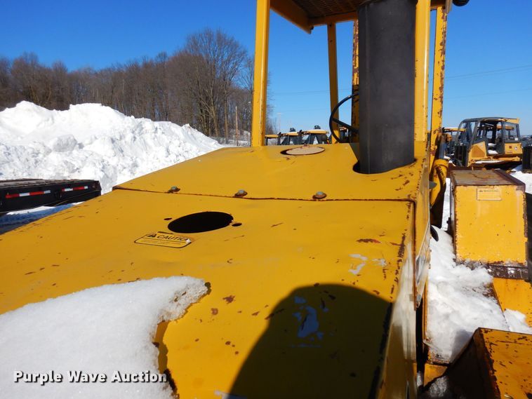 image for item KU9837 Allis Chalmers 706  forklift