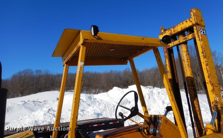 image for item KU9837 Allis Chalmers 706  forklift