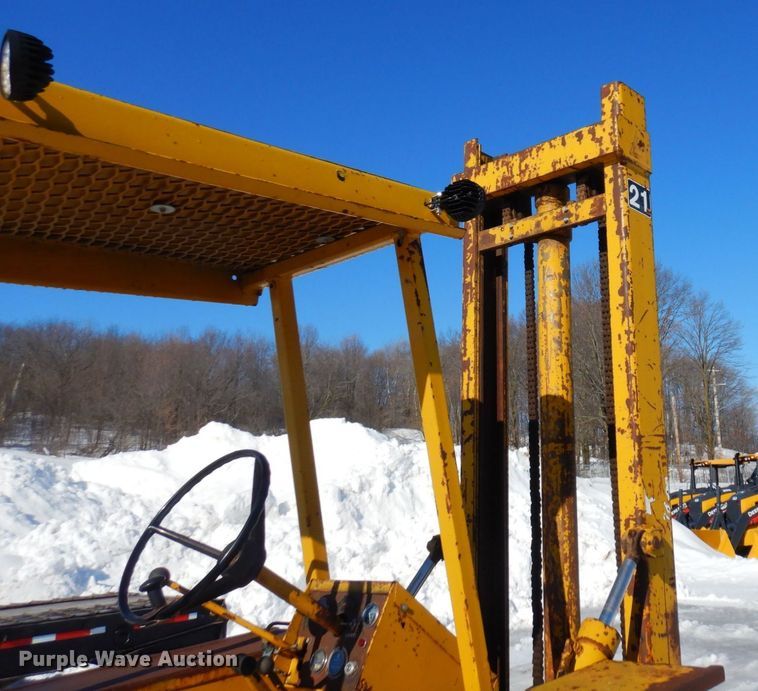 image for item KU9837 Allis Chalmers 706  forklift